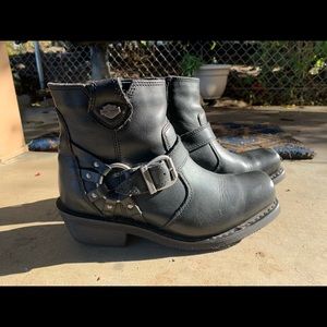 Women’s Harley Davidson boots